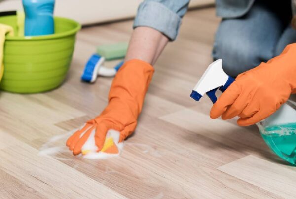 Skelly Laminate Floor Cleaning